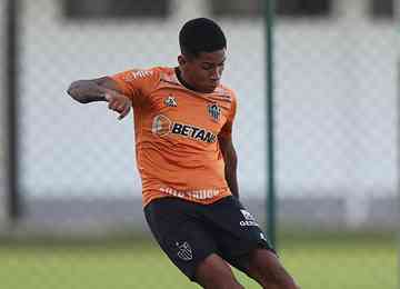 Atacante estava fora das atividades do Galo há uma semana e foi desfalque em dois compromissos do Campeonato Brasileiro; jovem retorna contra o Flamengo