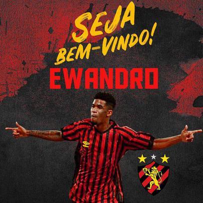 O Sport anunciou a contratação do atacante Ewandro, que estava no Fluminense