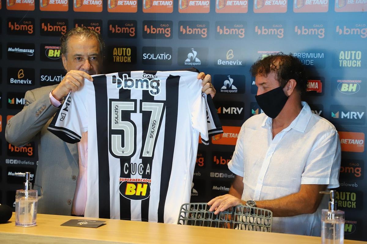 Aps comandar seu primeiro treino, Cuca foi apresentado na Arena MRV, futura casa do Atltico. O treinador de 57 anos conheceu o andamento das obras e respondeu perguntas de jornalistas no local.
