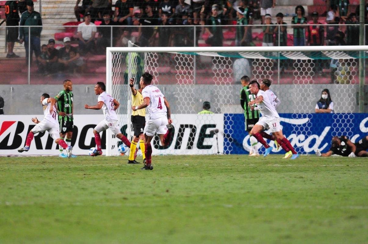 Amrica tomou a virada do Tolima nos acrscimos e ficou em situao complicada no Grupo D da Copa Libertadores