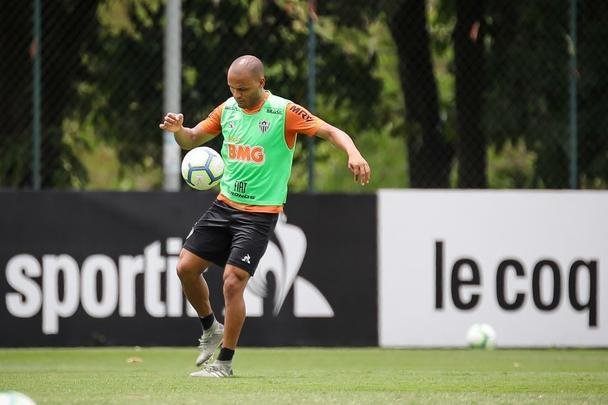 Com Sette Câmara em campo, Atlético se prepara para jogo contra o São Paulo