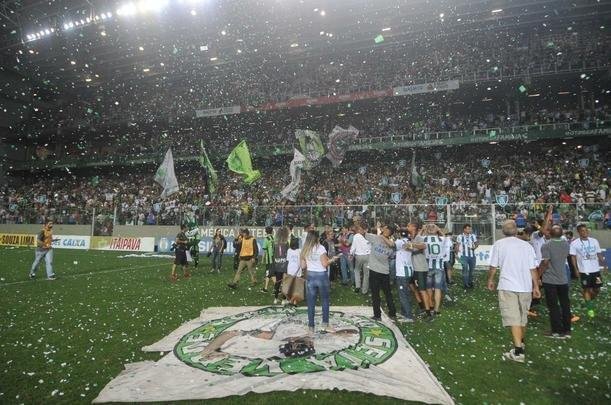 Festa do Amrica e da torcida no Independncia com o bi da Srie B em 2017