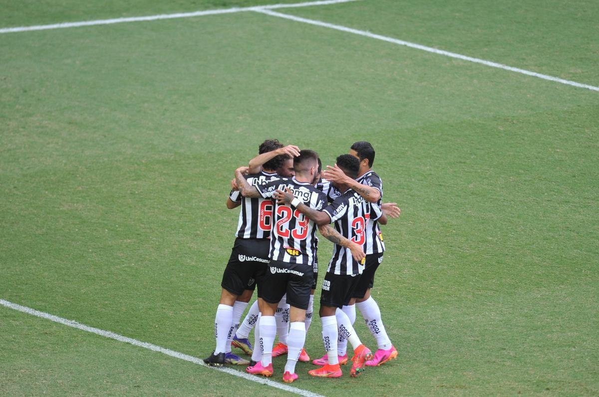 Fotos do jogo de ida da semifinal do Mineiro entre Tombense e Atltico, no Independncia, em Belo Horizonte.