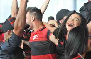 Festa da torcida do Flamengo no Bar Leblon, em BH, com os gols de Gabigol e Bruno Henrique na final da Supercopa do Brasil, em Cuiabá. Flamengo virava e fazia 2 a 1.