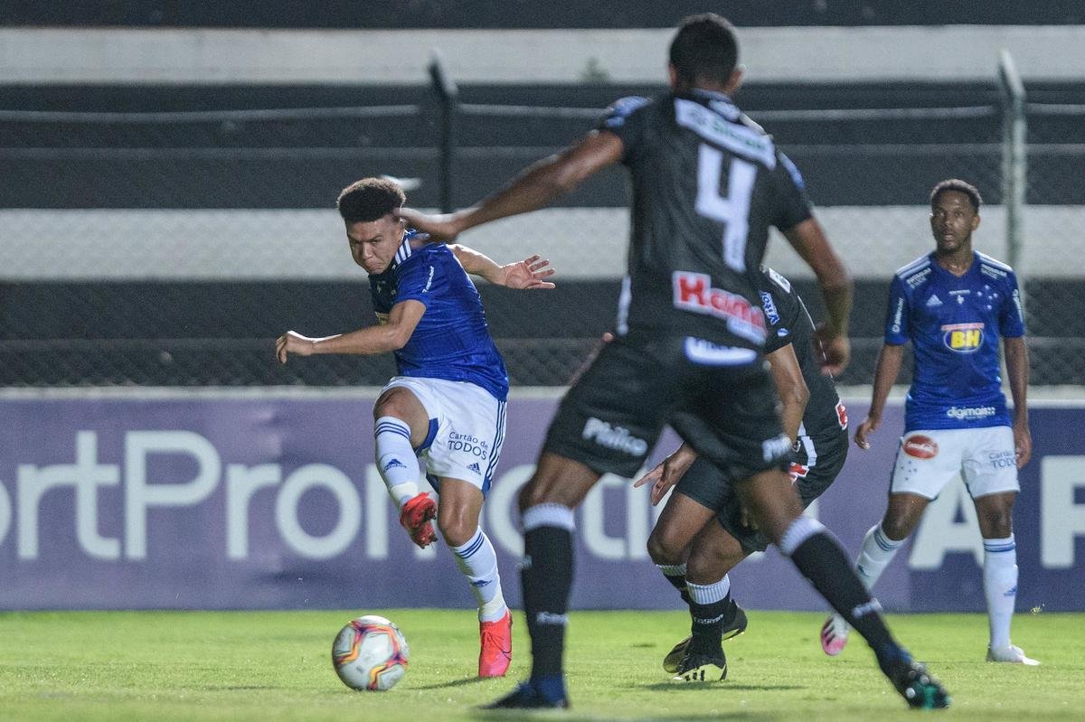 Operrio x Cruzeiro: fotos do jogo pela 17 rodada da Srie B, no estdio Germano Krger, em Ponta Grossa (PR)