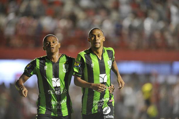 As melhores fotos do duelo entre Villa Nova e Amrica, em Nova Lima, pelo Mineiro