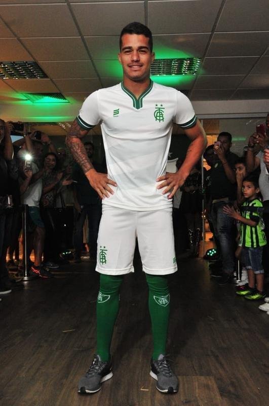 Coleção de uniformes do América da temporada 2019. Clube adotou marca própria, a Sparta. Por isso, desfile na loja do clube, no shopping Boulevard, em BH, foi ao estilo espartano