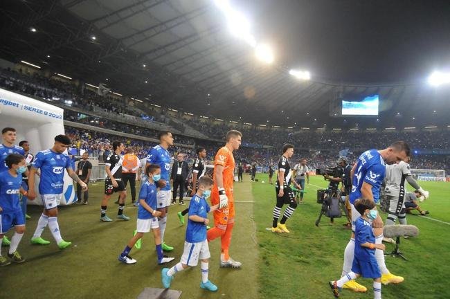 Cruzeiro x Vasco: veja fotos do jogo no Mineiro