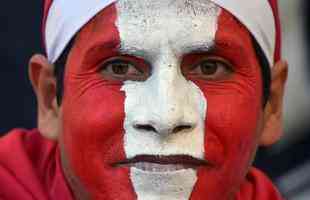 Torcidas de Brasil e Peru no Maracan antes da deciso da Copa Amrica