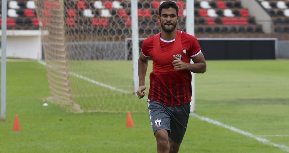 Matheus ndio - indicado por Ney Franco, no foi inscrito no Cruzeiro em virtude de uma punio aplicada pela Fifa ao clube. Com a contratao de Felipo, perdeu espao e fez acordo de resciso amigvel. H quase uma semana, assinou com o Botafogo-SP.