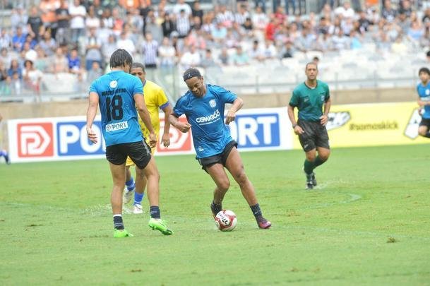 Fotos do 'Game of Dreams', jogo festivo dos Amigos do Ronaldinho contra os Amigos do Penta