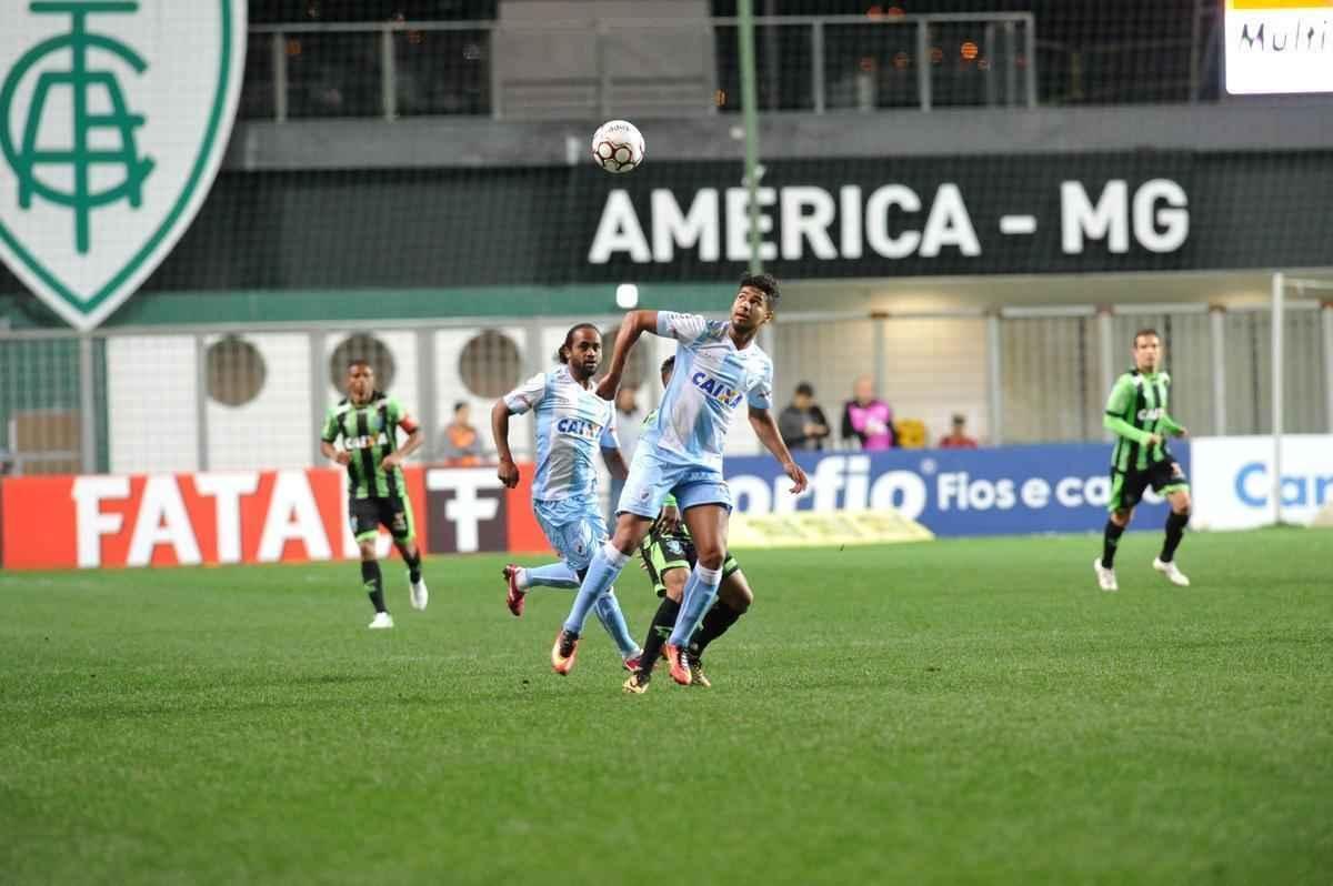 Amrica e Londrina se enfrentaram no Independncia, pela 18 rodada da Srie B do Brasileiro