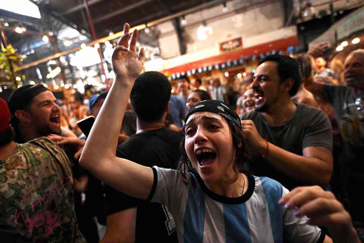 Classificao para a final do Mundial levou uma multido s ruas de Buenos Aires para festejar