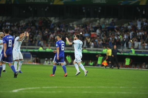 Fotos do duelo entre Argentina e Paraguai, no Mineiro, pela Copa Amrica