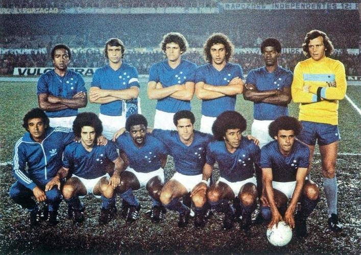 Cruzeiro (1976) - O arquirrival Cruzeiro tambm pode servir de inspirao para o Atltico. Em 1976, o time celeste fez mais pontos que todos na fase de grupos, em que enfrentou rivais tradicionais, como Olimpia-PAR e Internacional. Na etapa semifinal, desbancou LDU-EQU e Alianza Lima-PER. As finais foram diante do poderoso River Plate-ARG.