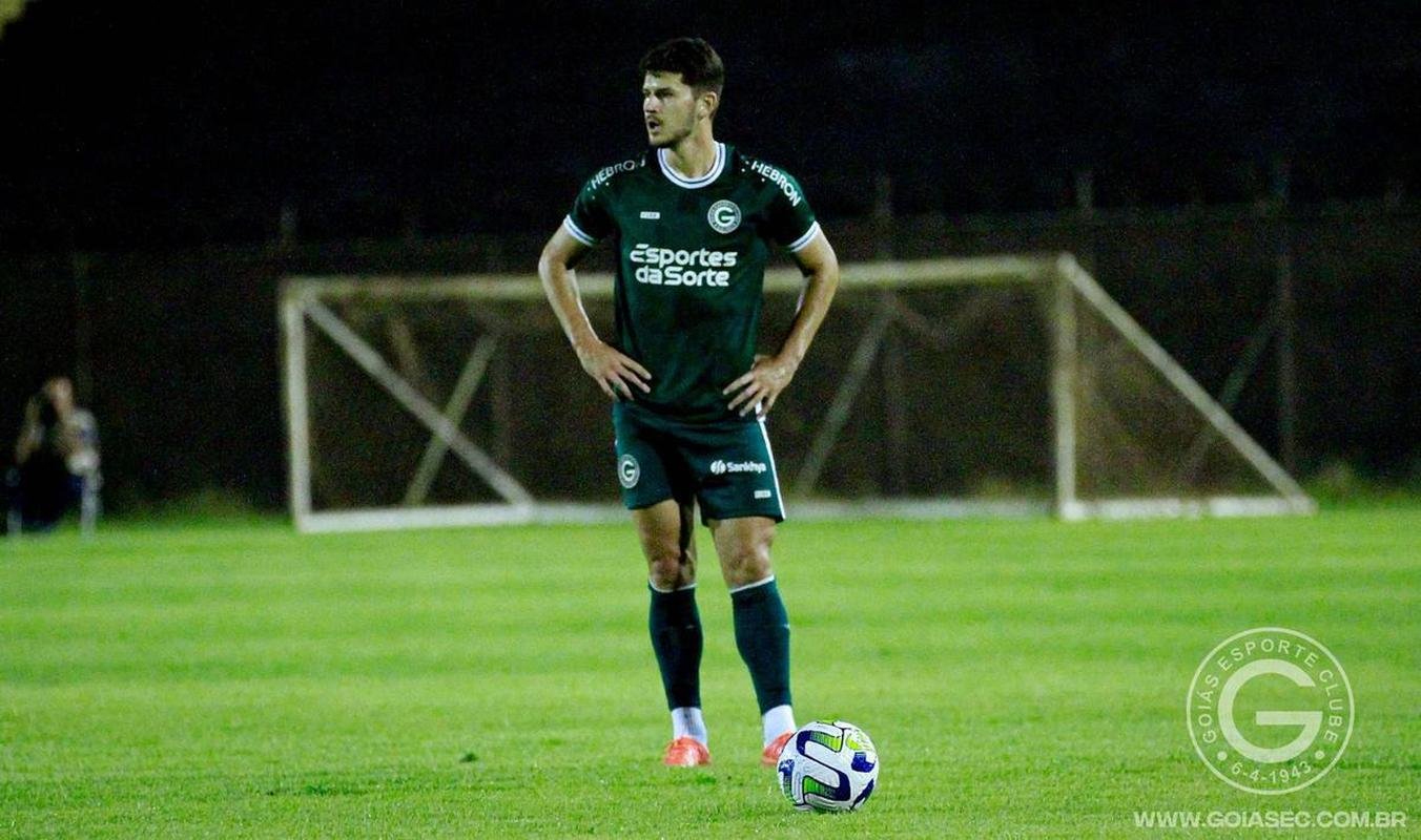 7 Gois - 25 jogos, com 16 vitrias, 6 empates e 3 derrota (72% de aproveitamento)