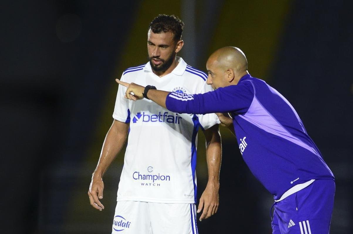 Bragantino x Cruzeiro: fotos do amistoso no estdio Nabi Abi Chedid, em Bragana Paulista, no interior de So Paulo
