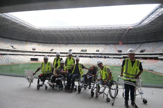 Fotos da visita feita por pessoas com deficincia na Arena MRV, nesta quinta-feira (9/2)
