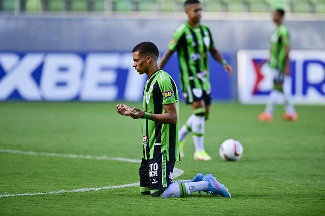 O Amrica recebeu o Tombense neste sbado (19), em jogo vlido pela 11 rodada do Campeonato Mineiro. Sem pblico, a partida foi realizada no Estdio Independncia, em Belo Horizonte.