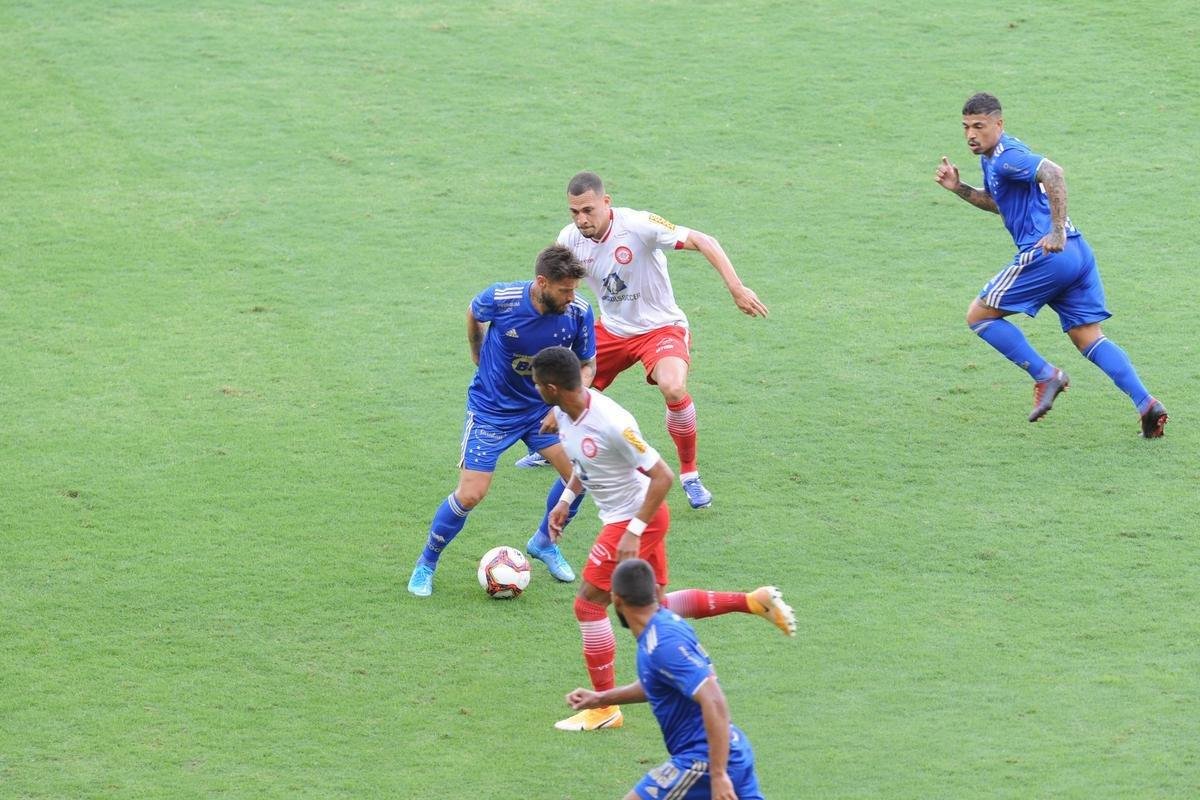 Fotos do empate por 0 a 0 entre Cruzeiro e Tombense, no Mineiro, em Belo Horizonte, pela sexta rodada do Campeonato Mineiro de 2021. Goleiro cruzeirense Fbio pegou um pnalti cobrado por Paulinho Dias e evitou o revs.