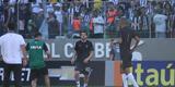 Atacante Fred durante o aquecimento para o clssico contra o Cruzeiro, no Independncia