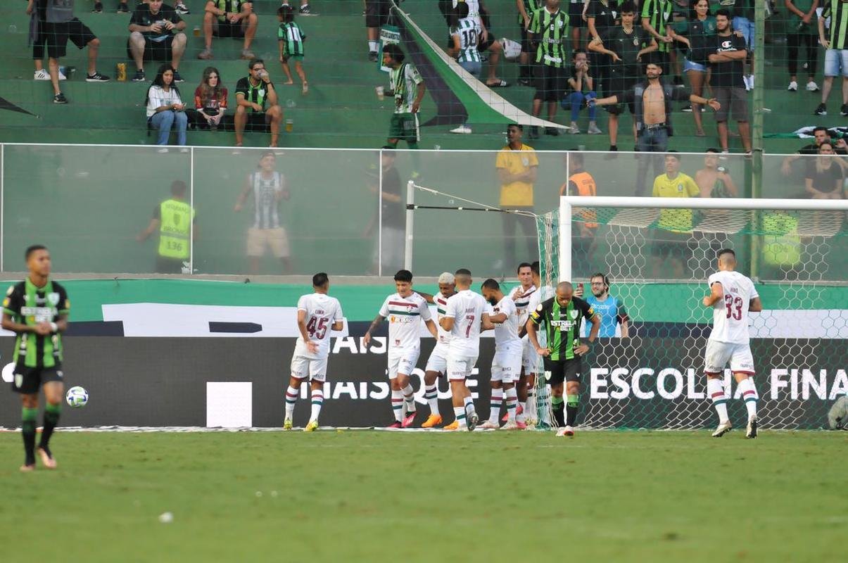 Amrica foi derrotado por 3 a 0 pelo Fluminense neste sbado (15/4), no Independncia, pela 1 rodada do Campeonato Brasileiro