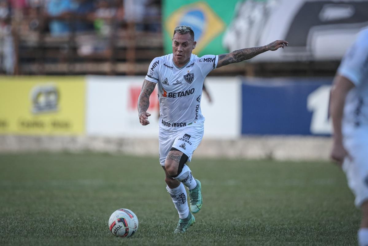Fotos do jogo entre Democrata-GV e Atltico, pelo Campeonato Mineiro