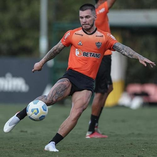 Com Guilherme Arana de volta, Cuca comanda atividade na Cidade do Galo