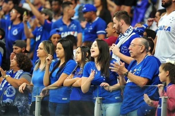 Cruzeiro fez o dever de casa e venceu o Furaco por 2 a 1