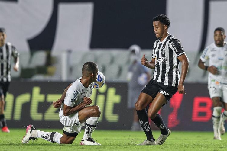 Fotos do jogo entre Santos e Atlético, na Vila Belmiro, em Santos, pela sétima rodada do Campeonato Brasileiro de 2021