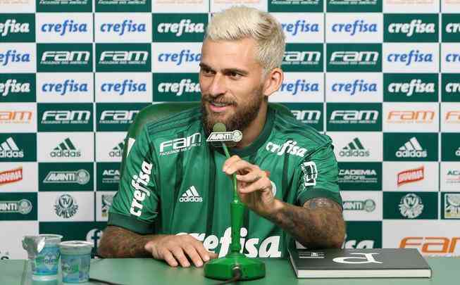 Lucas Lima - meia se transferiu do Santos para o Palmeiras