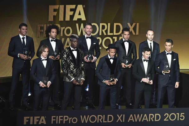 Confira as fotos dos bastidores e da cerimônia da Bola de Ouro