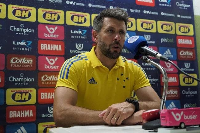 Fotos do jogo entre Caldense e Cruzeiro