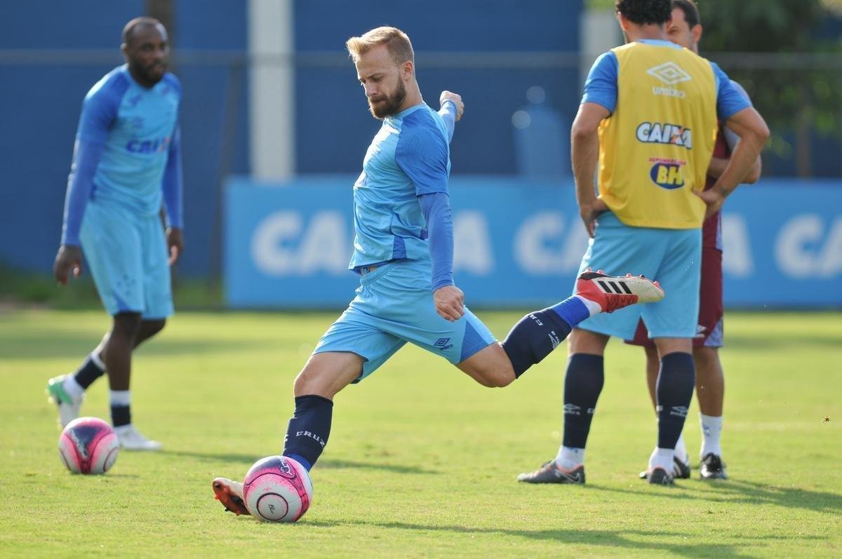 Fotos do ltimo treino do Cruzeiro antes do jogo diante do Tupi, pela semifinal do Campeonato Mineiro