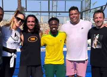 Gestor e ex-jogadores da Raposa se encontraram em Doha; o Fenômeno também jogou tênis e se reuniu com Del Piero e influenciadores