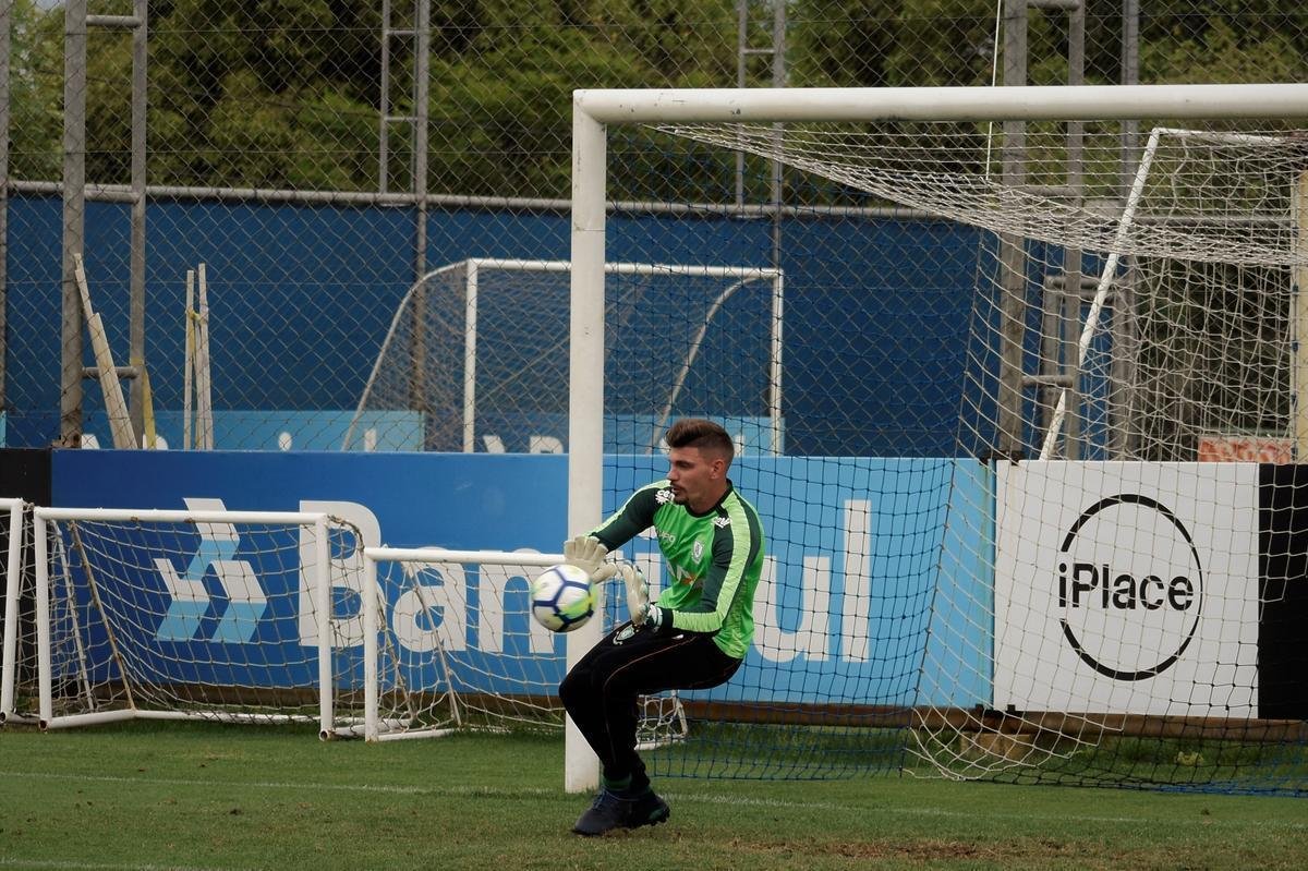 Treino do Amrica no CT do Grmio, em Porto Alegre, antes de 'deciso' contra o Inter pelo Brasileiro