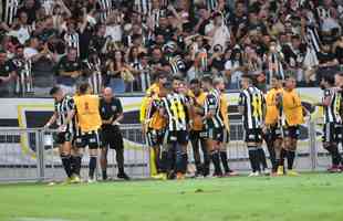 Equipes se enfrentaram na noite desta quarta-feira pela terceira fase da Copa Libertadores, no Mineiro, em Belo Horizonte