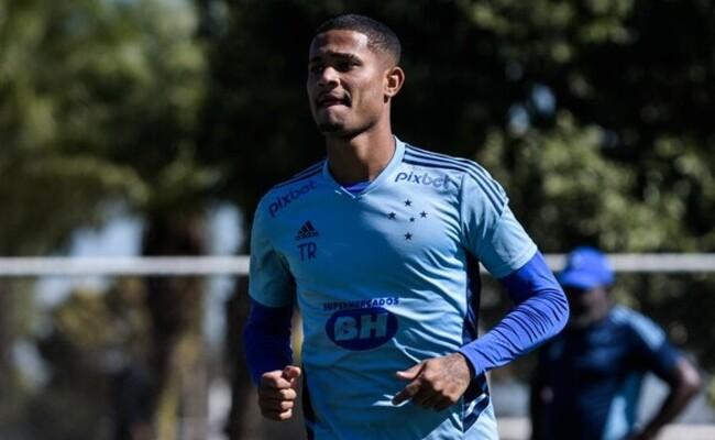Breno disputou seis jogos pelo profissional do Cruzeiro em 2022