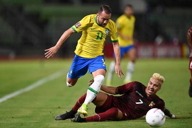 Em Caracas, Seleo Brasileira bateu a Venezuela de virada e manteve os 100%