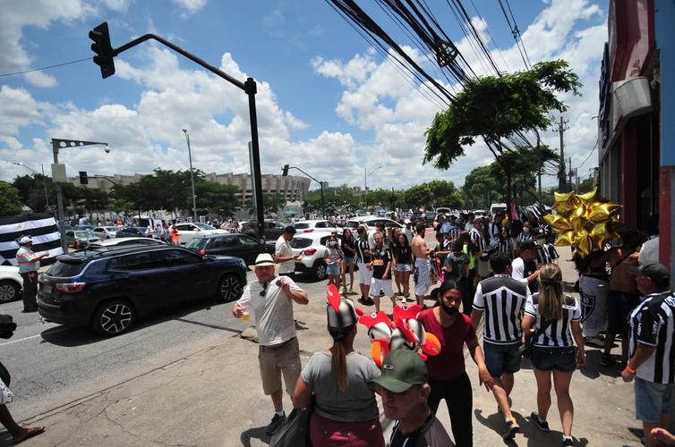 Torcida do Atlético chegou animada ao Mineirão para o jogo da taça, contra o RB Bragantino. Dia de festejar com o time o título do Campeonato Brasileiro de 2021