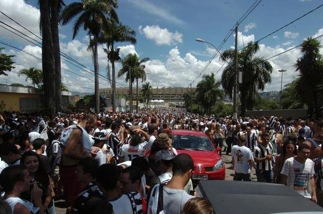 Torcida do Atltico chega ao Mineiro 