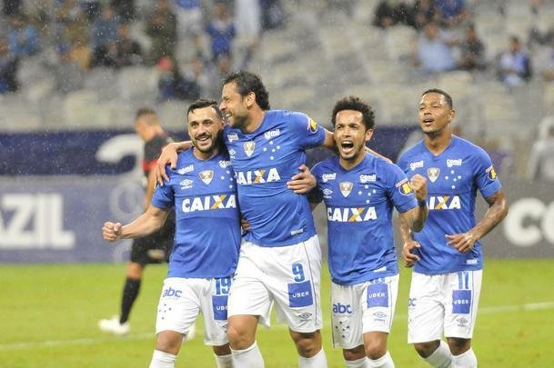 No segundo tempo, Fred marcou duas vezes e ampliou vantagem do Cruzeiro para 3 a 0