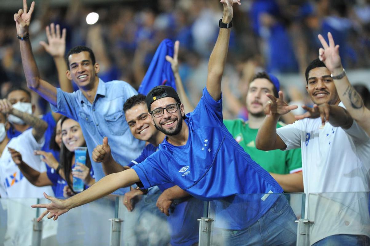 Torcida do Cruzeiro lotou Mineiro na partida contra o Nutico nas despedidas de Rafael Sobis e Ariel Cabral
