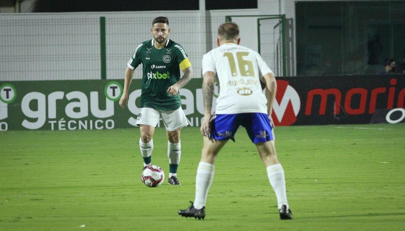 Cruzeiro empatou com Gois no Estdio da Serrinha, em Goinia, pela 22 rodada