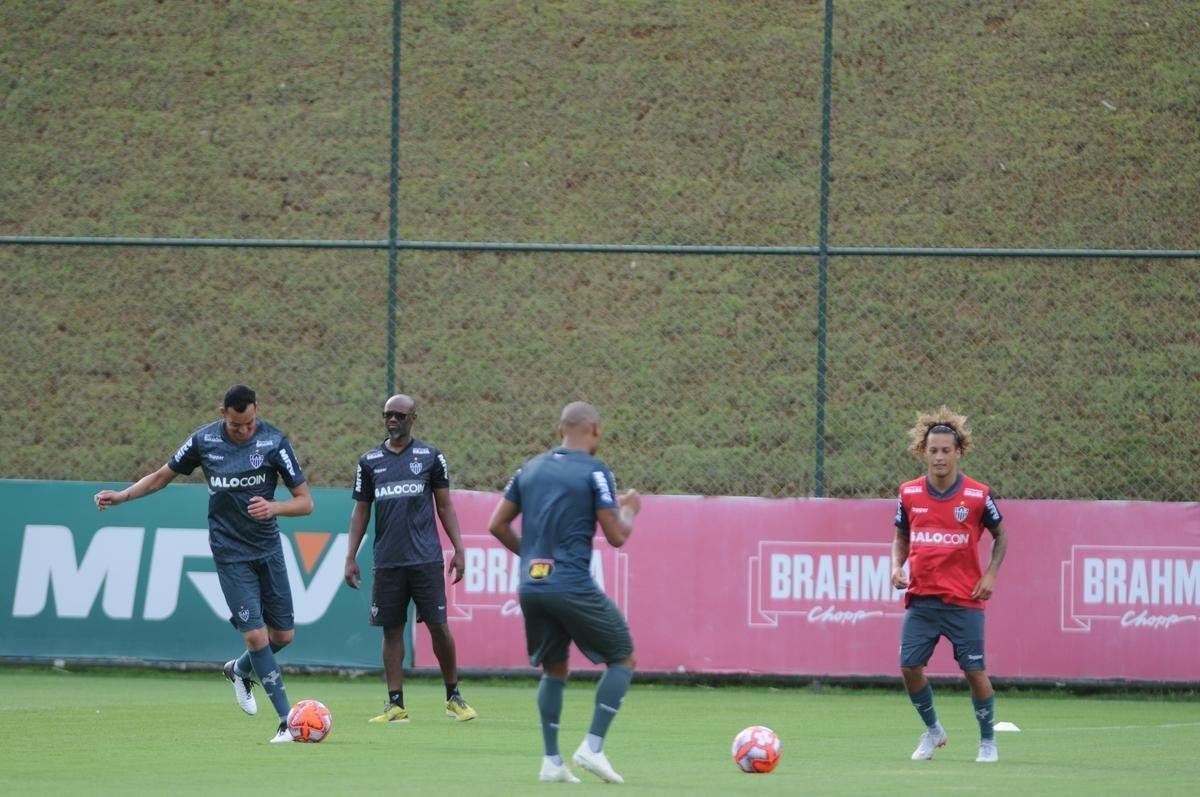 Veja imagens do primeiro dia de trabalho do Atltico no ano