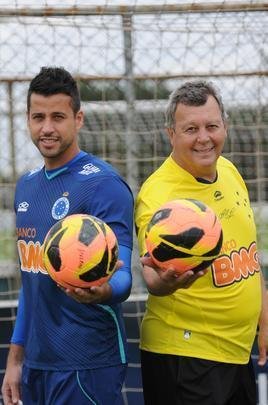 Com 499 jogos, Fbio est perto de alcanar marca de Raul, que disputou 549 partidas