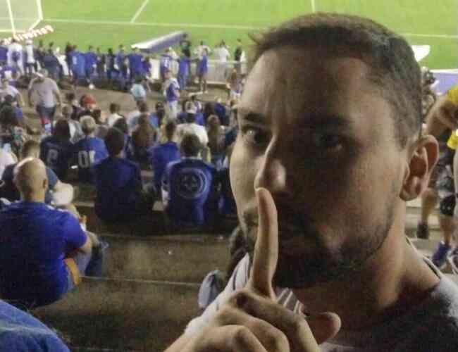 Torcedor do Atltico se 'infiltrou' na torcida do Cruzeiro durante jogo com o Tombense