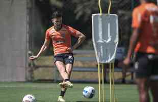 Fotos do primeiro treino de Junior Alonso no retorno ao Atltico