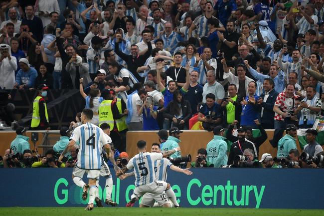 Na prorrogao, Messi fez mais um e recolocou a Argentina na frente da Frana: 3 a 2