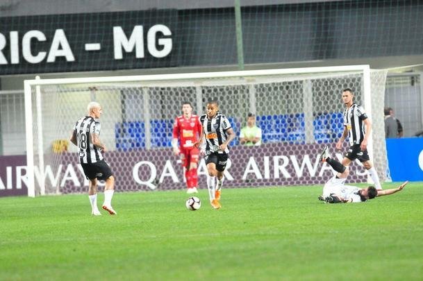 Fotos do primeiro tempo do duelo entre Atltico e Botafogo, no Independncia, pela Sul-Americana